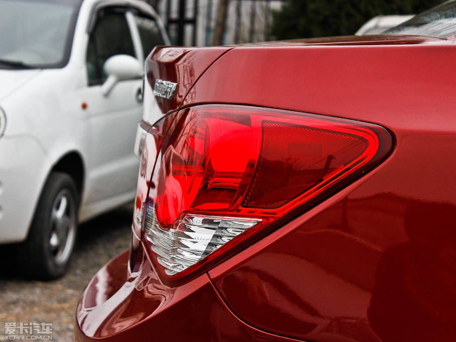 2013³ 1.8L Զ SE 