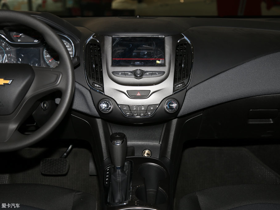 2017款科鲁兹三厢1.5l 自动先锋天窗版