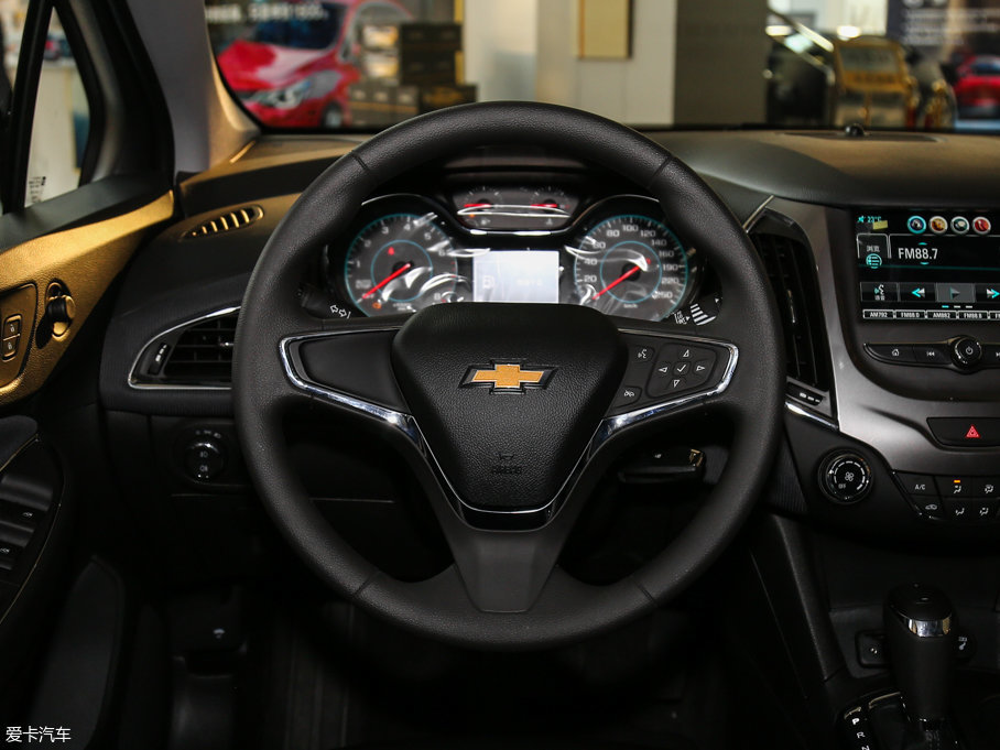 5l 自动炫锋版  2018款科鲁兹两厢 320 自动先锋天窗版 320 自动炫锋