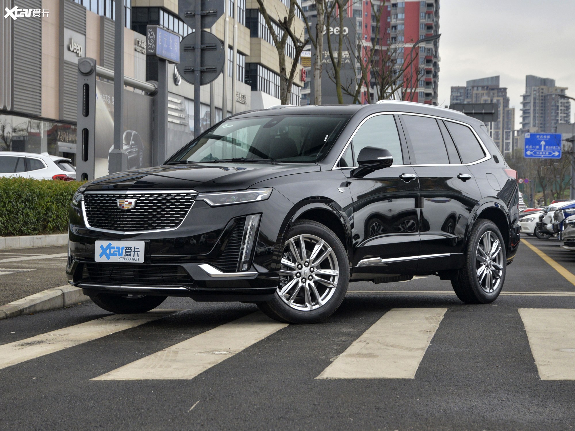 【2021款凯迪拉克xt6改款 28t 七座四驱豪华型_整体外观_18/2444张
