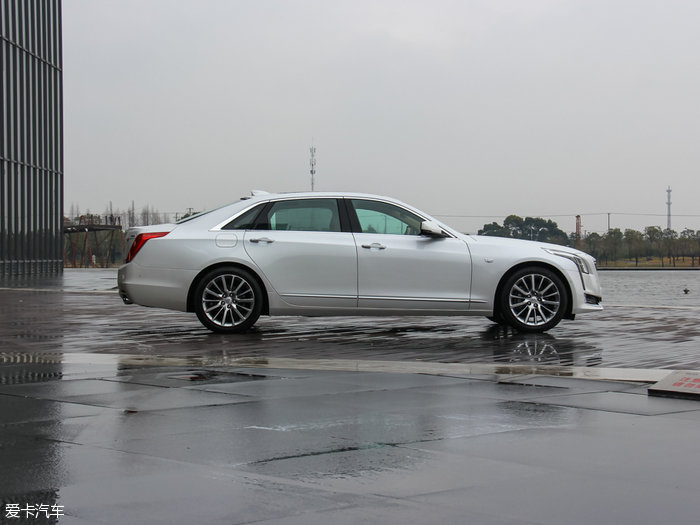 凯迪拉克ct6图片