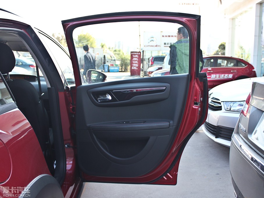 2013Cross 1.6L Զ