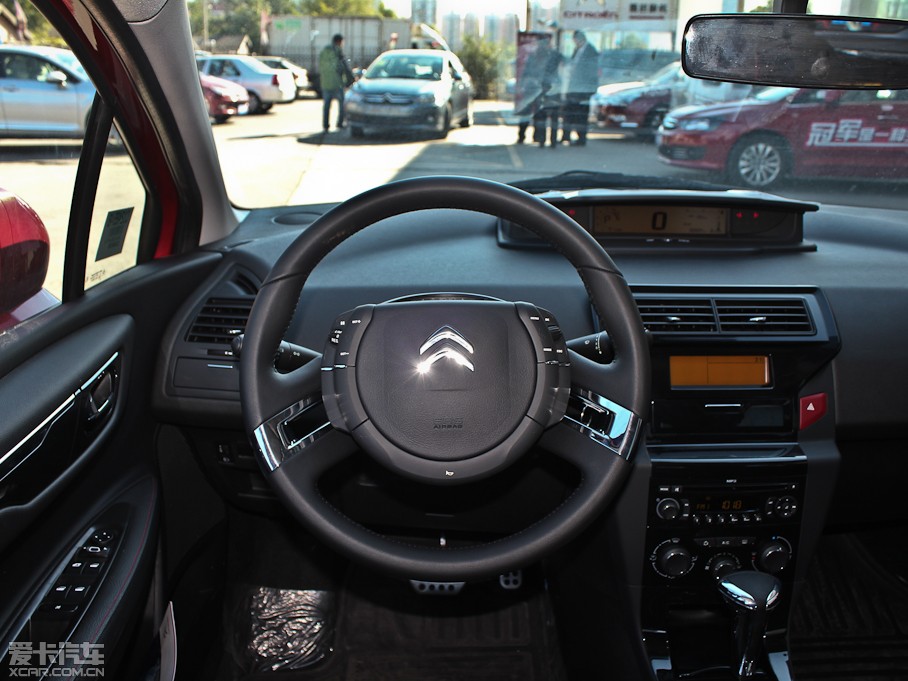 2013Cross 1.6L Զ