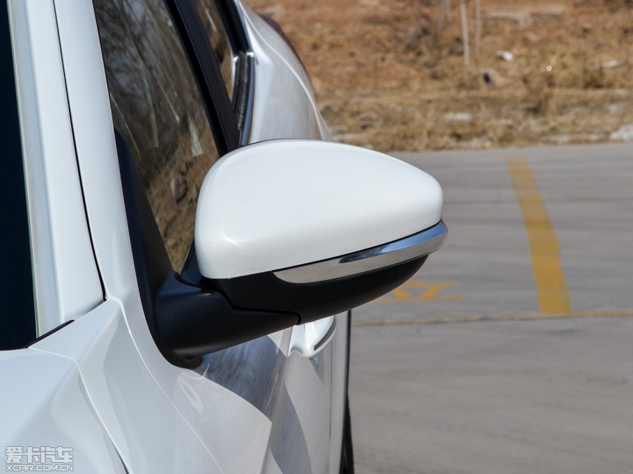 2015ѩC3-XR 1.6THP Զ