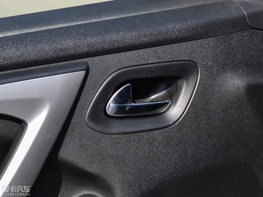 2015ѩC3-XR 1.6THP Զ