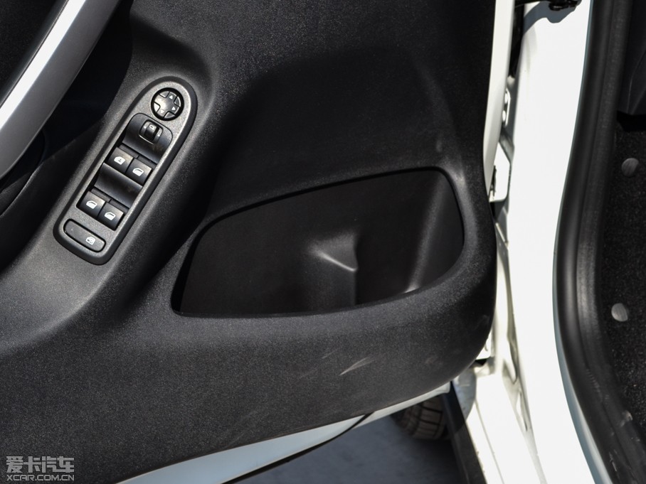 2015ѩC3-XR 1.6THP Զ
