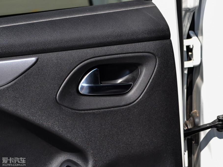 2015ѩC3-XR 1.6THP Զ