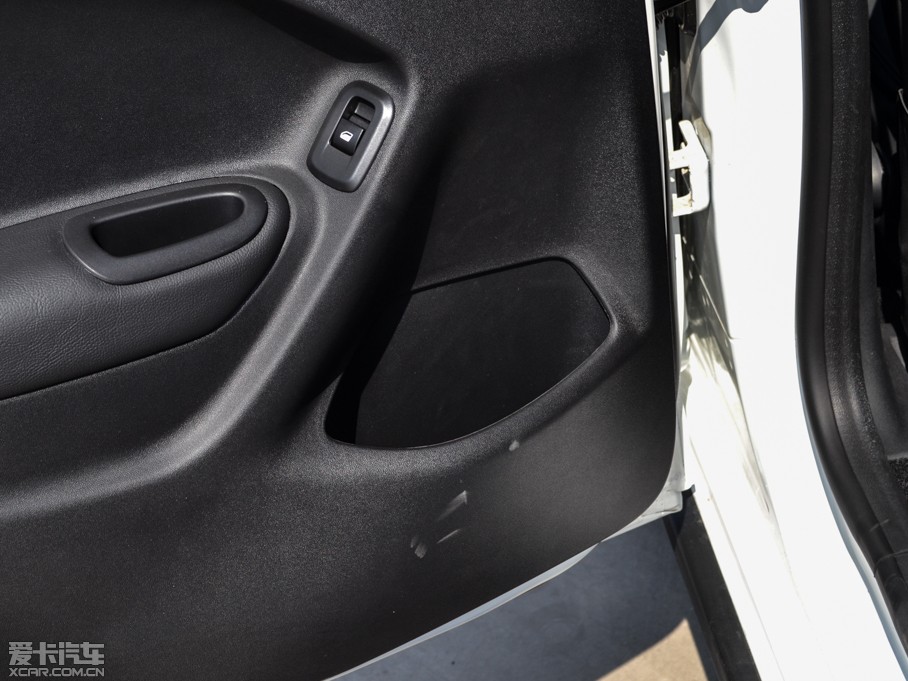 2015ѩC3-XR 1.6THP Զ