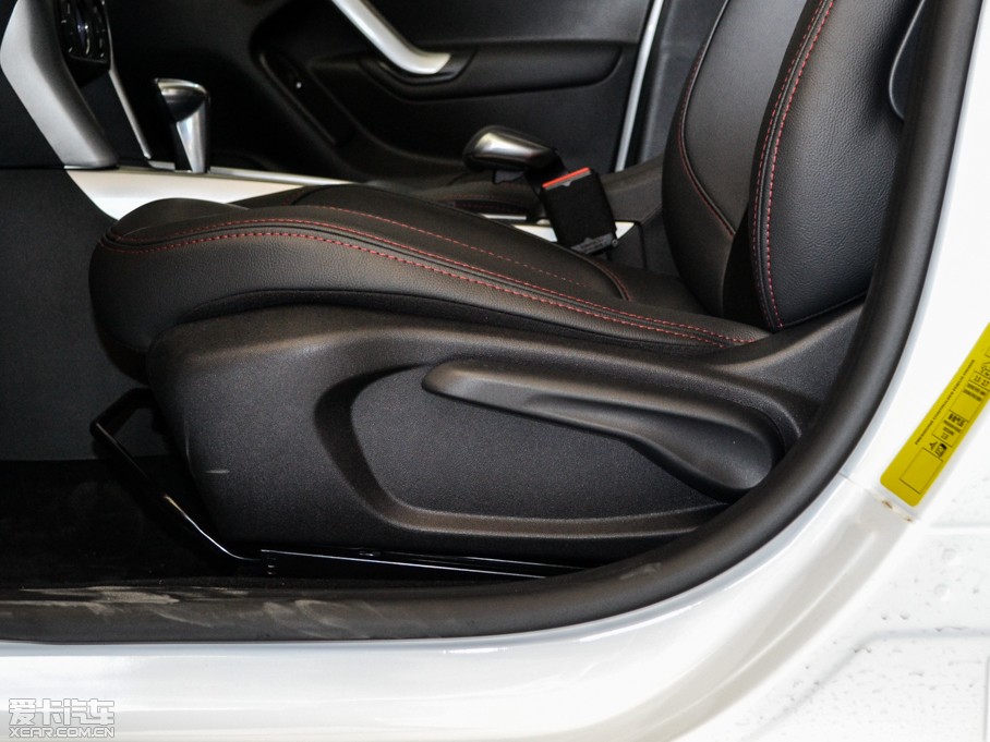 2015ѩC3-XR 1.6THP Զ