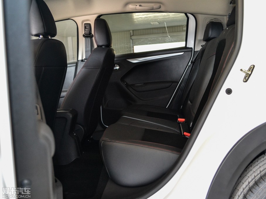 2015ѩC3-XR 1.6THP Զ