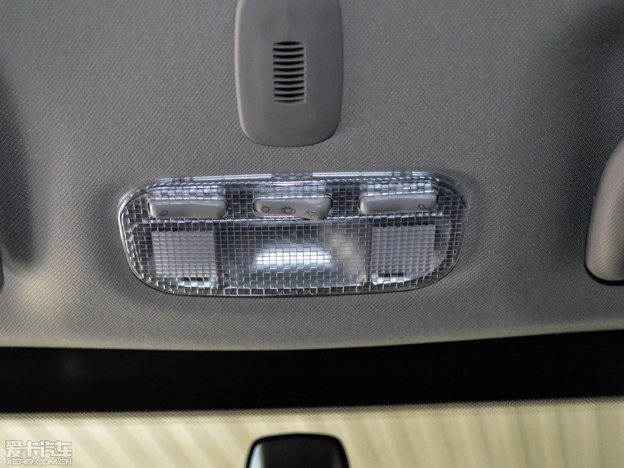 2015ѩC3-XR 1.6THP Զ