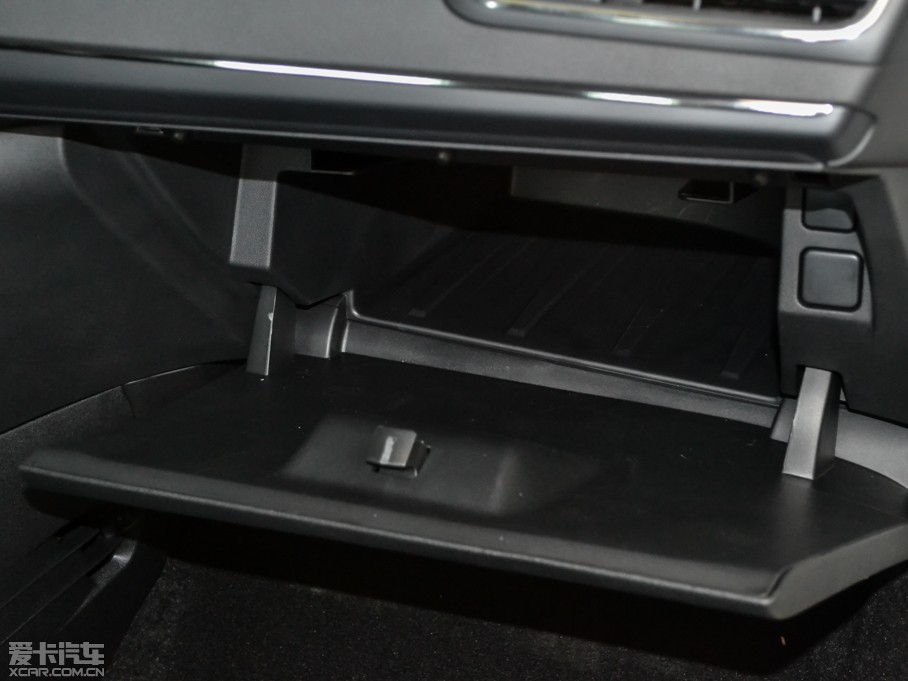 2015ѩC3-XR 1.6THP Զ