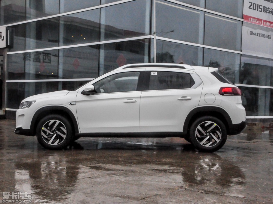 2015款雪铁龙c3-xr1.6l 自动先锋型
