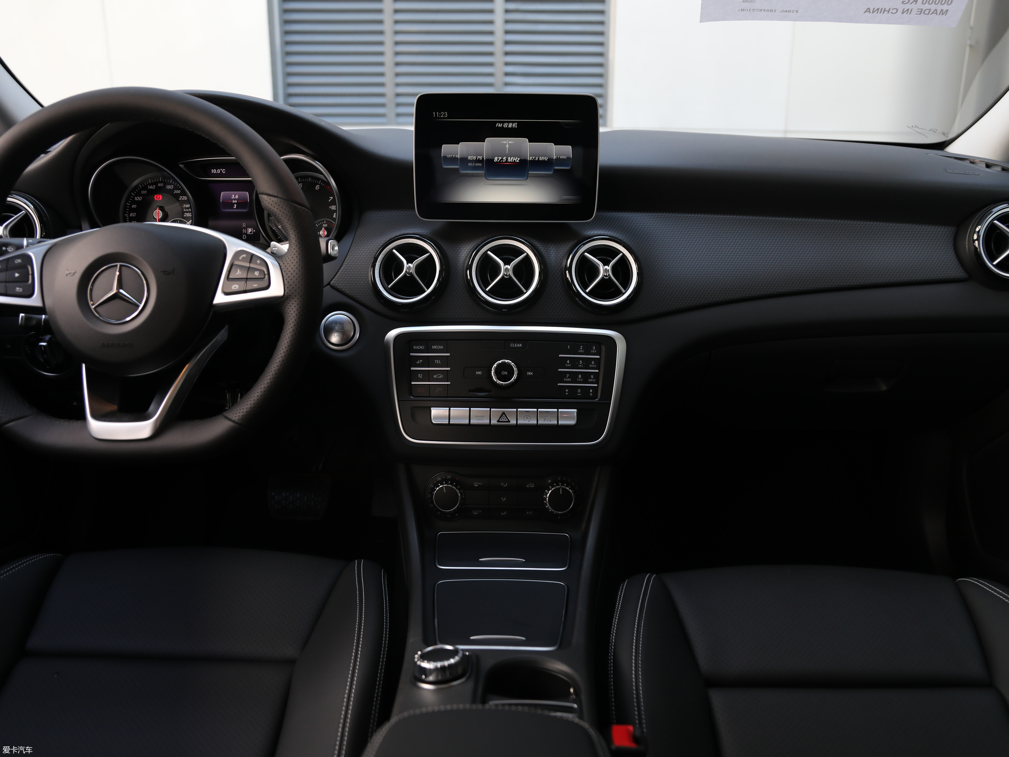 【2019款奔驰gla级gla 200 动感型_中控区_2/202张图片】_汽车图片