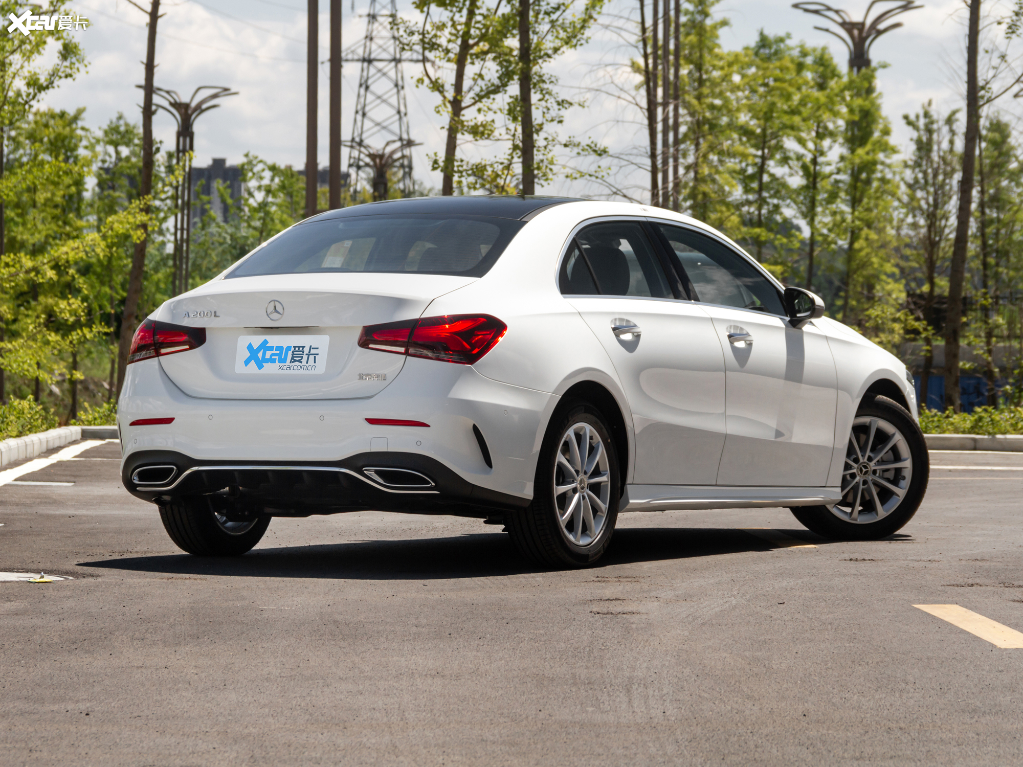 【2020款奔驰a级改款 a 200 l 运动轿车动感型_整体外观_31/1082张