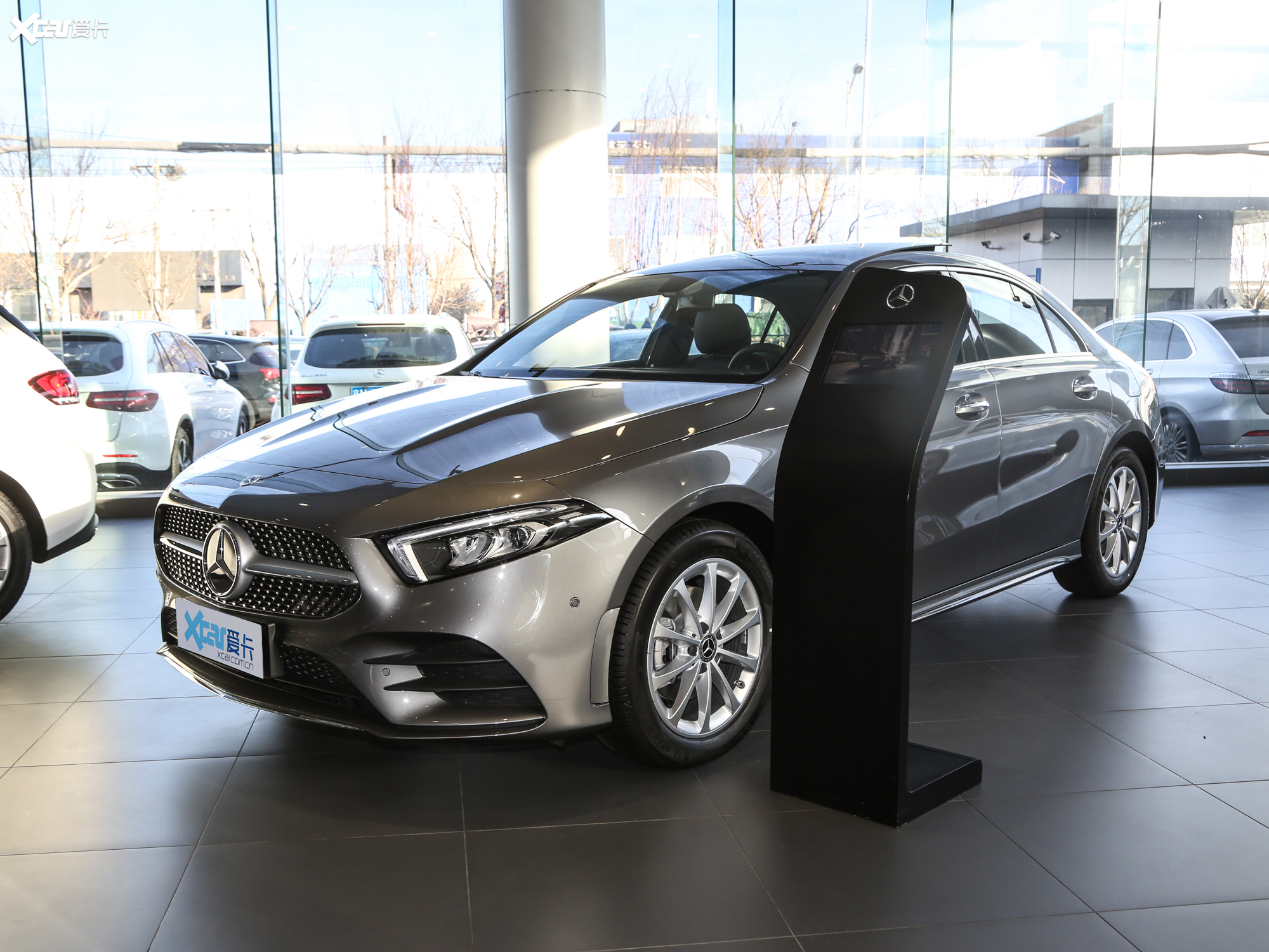 【2020款奔驰a级a 200 l_整体外观_55/1082张图片】_汽车图片大全