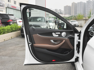 2021Ŀ E 300 L  ʻλ