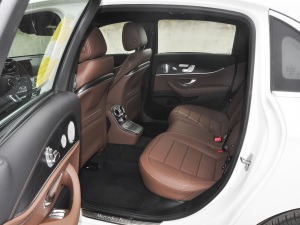 2021Ŀ E 300 L  ſռ
