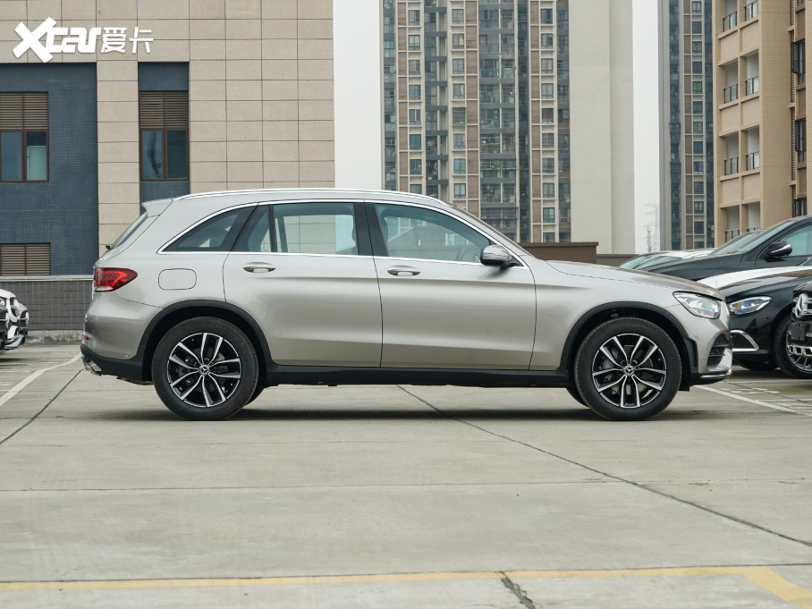 2022款奔馳glc 260 l 4matic 豪華型