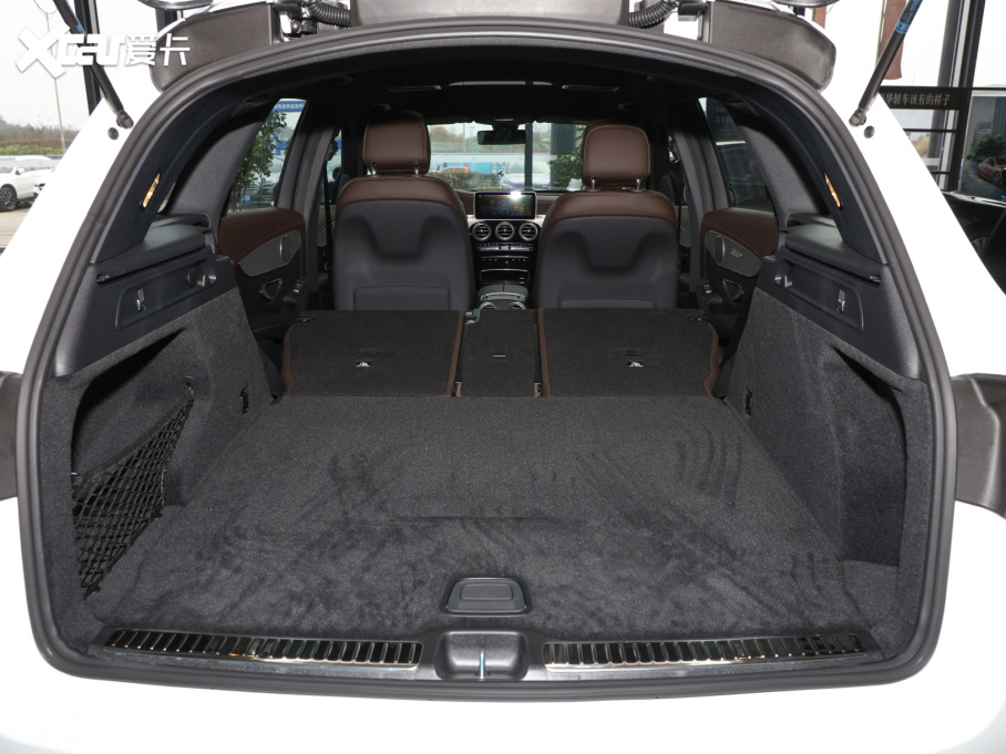 2022款奔驰glc改款二 260 l 4matic 动感型