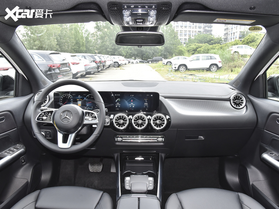 【2022款奔驰gla gla 220 4matic_中控区 _1/134张图片】_汽车图片