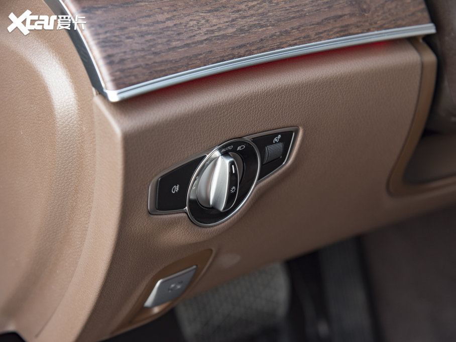 【2023款奔驰e级 e 260l 4matic_中控区 _25/125张图片】_汽车图片