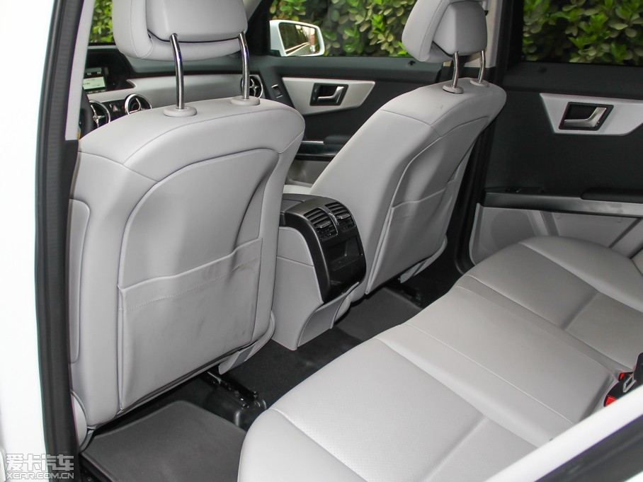 2013款奔驰glk级改款 glk 300 4matic 时尚型