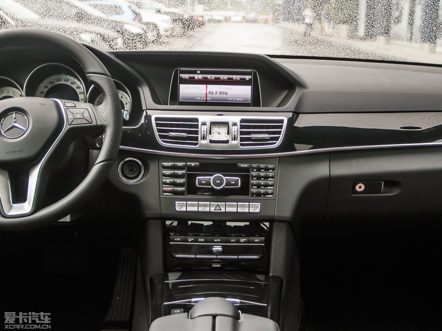 【2014款奔驰e级e 300l 运动版_中控区_2/174张图片】_汽车图片大全