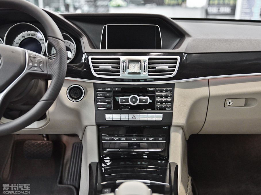 2014款奔驰e级e 260l 豪华运动版