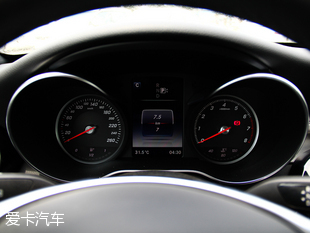 北京奔驰2015款奔驰C级
