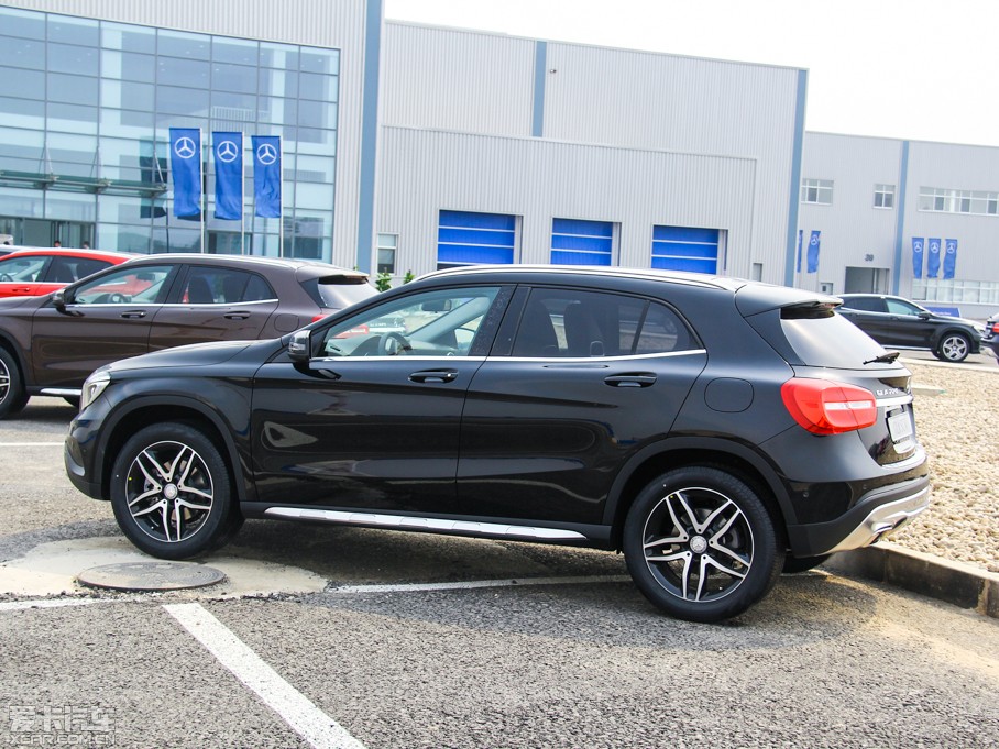 2015GLA GLA 220 4MATIC 