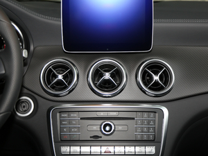 2018款gla 220 4matic运动型 空调出风口