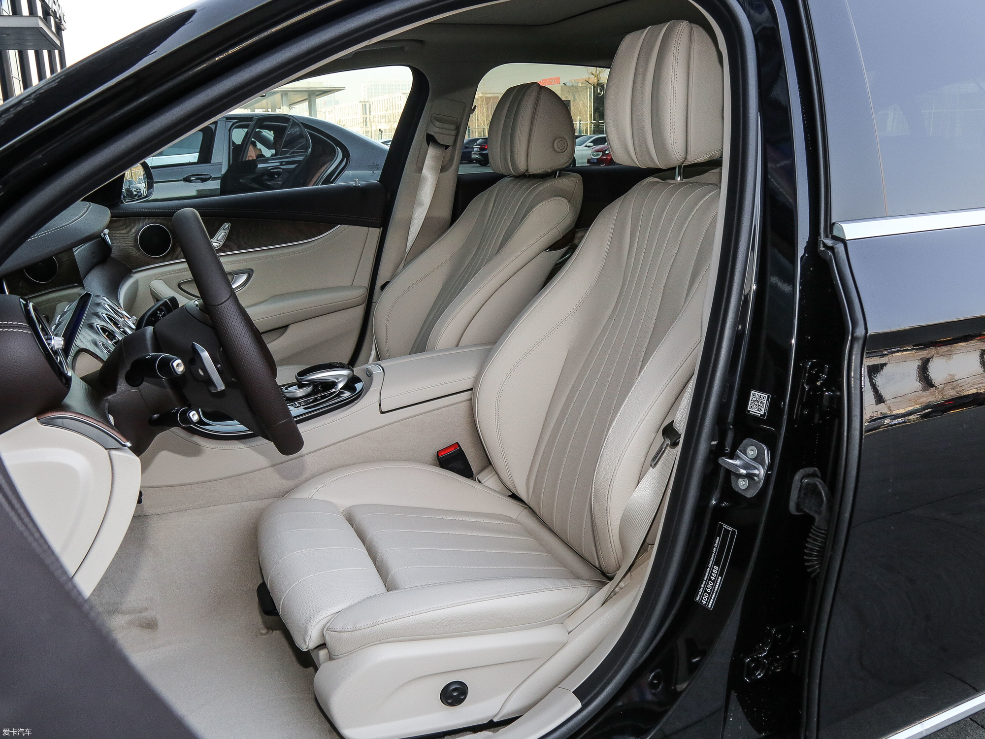 汽车图片 奔驰 奔驰e级 2018款e 200l  2018款奔驰e级 改款e 320 l