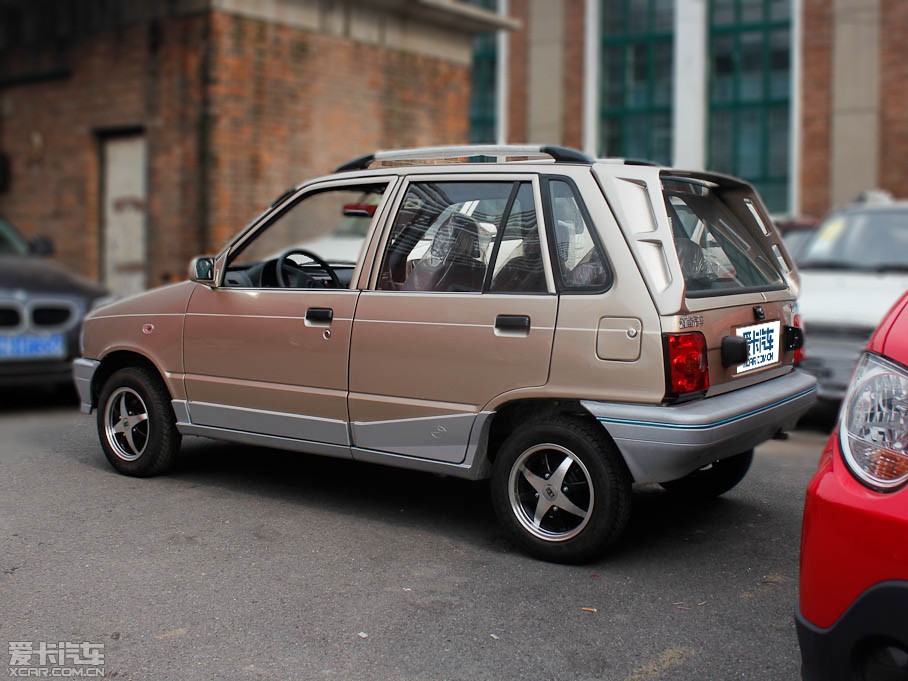 愛卡首頁 汽車圖片 眾泰 眾泰汽車 江南tt 2011款0.8l 手動尊貴版