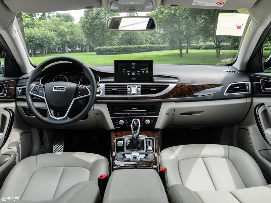 8t 手动典雅型  2016款众泰z700 1.8t 手动豪华型 1.8t 手动典雅型 1.