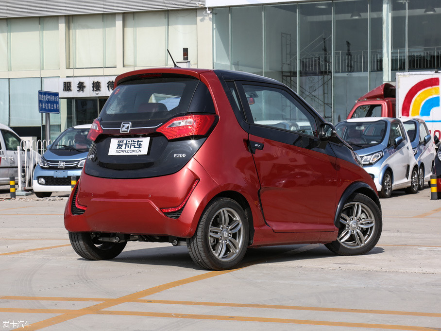 2016款众泰e200电动车