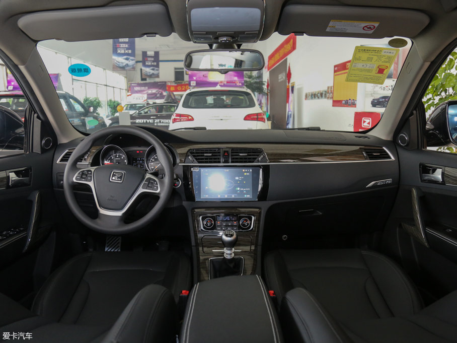 2016款众泰t6001.5t 手动尊贵型