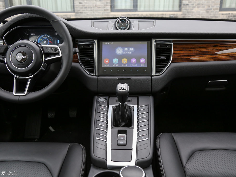 2017款众泰sr92.0t 手动极致之梦版