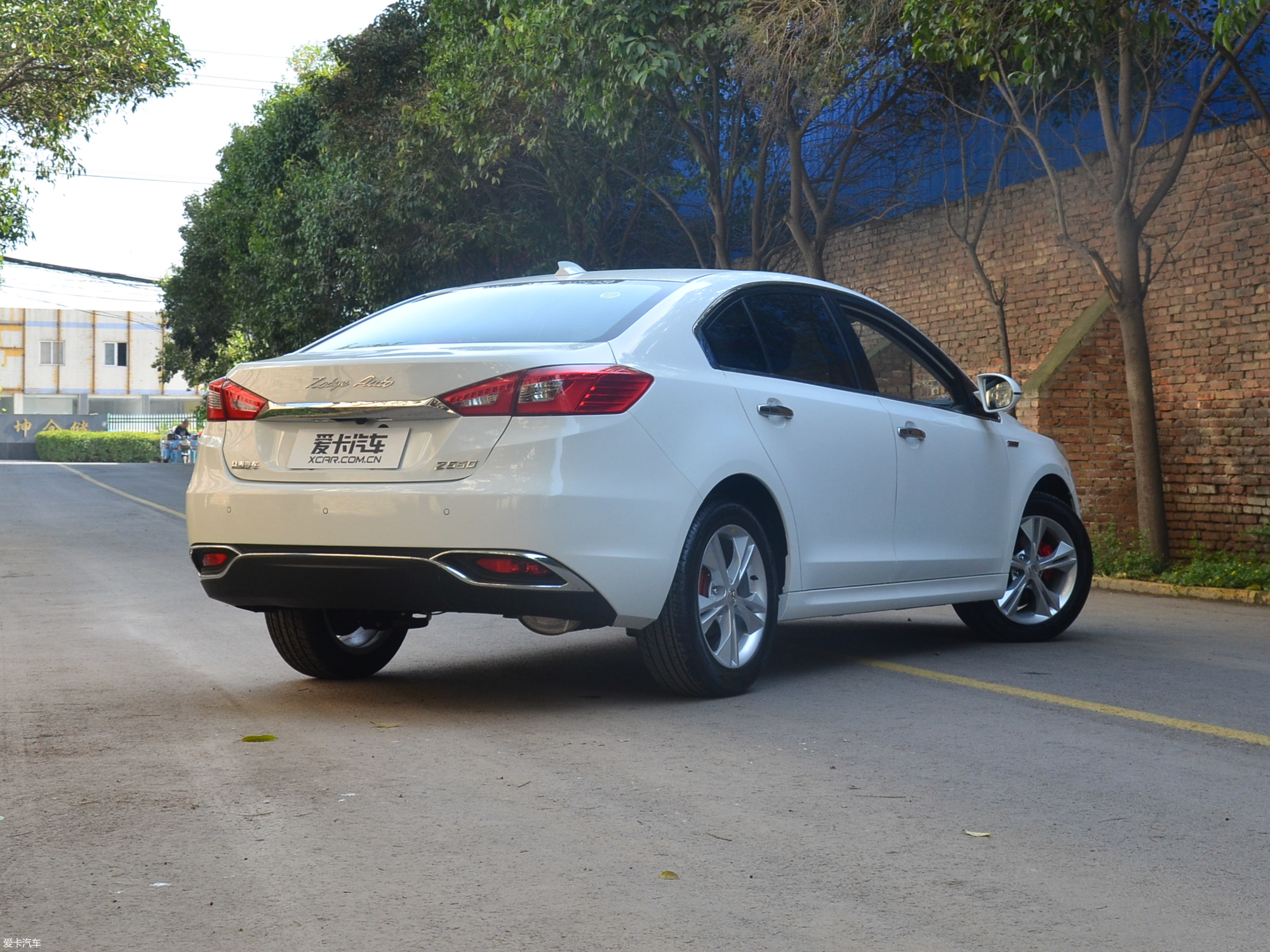 5t 手动尊贵型  2017款众泰z560 1.5t cvt智能互联型 1.