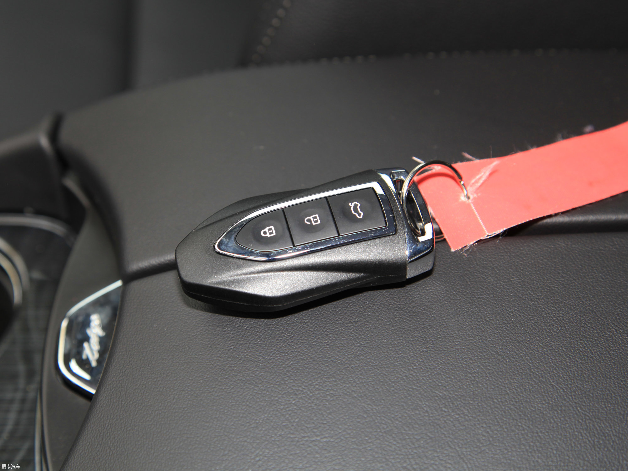 【2017款众泰t600 coupe1.