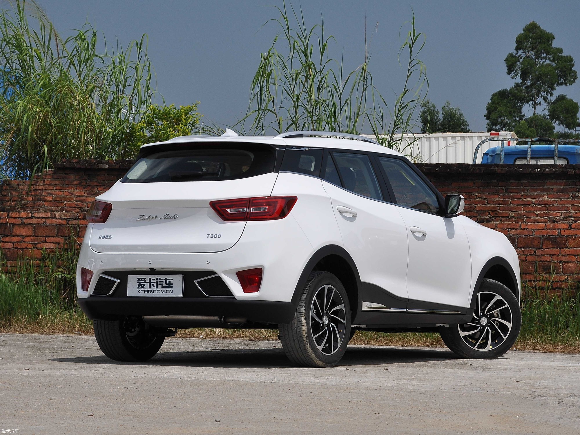 【2017款众泰t3001.