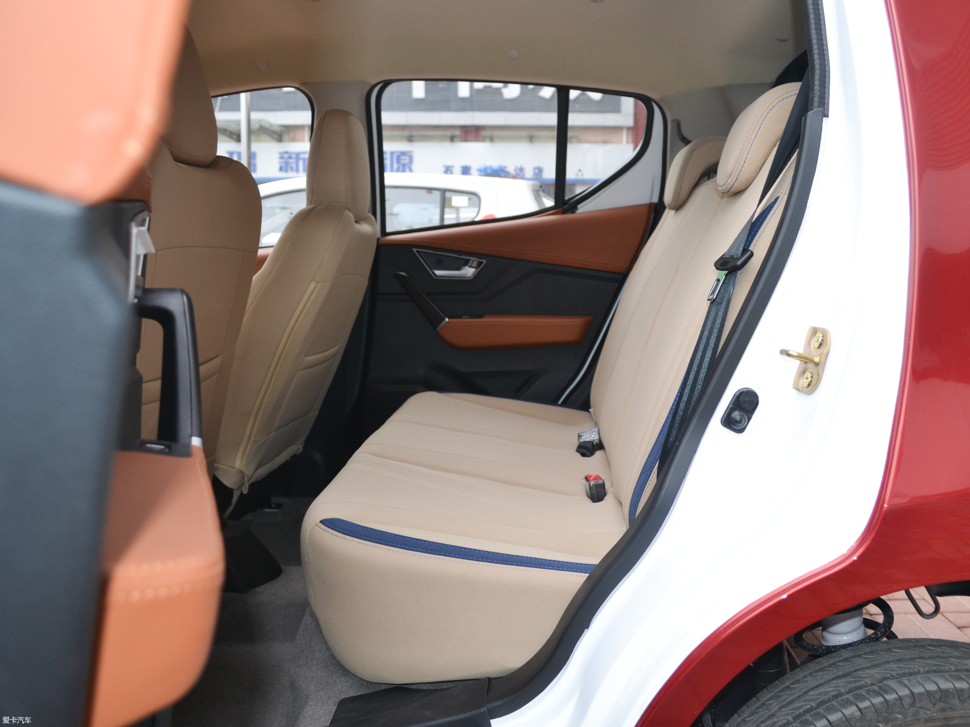 【2017款众泰云100plus 豪华型_空间座椅_41/321张图片】_汽车图片