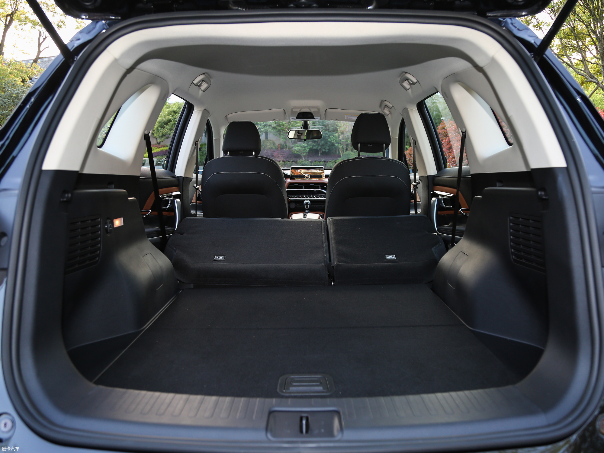 5t 手动豪华型  2018款众泰t500 1.5t 自动智能互联旗舰型 1.