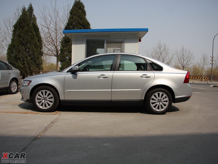 2010ֶS40 