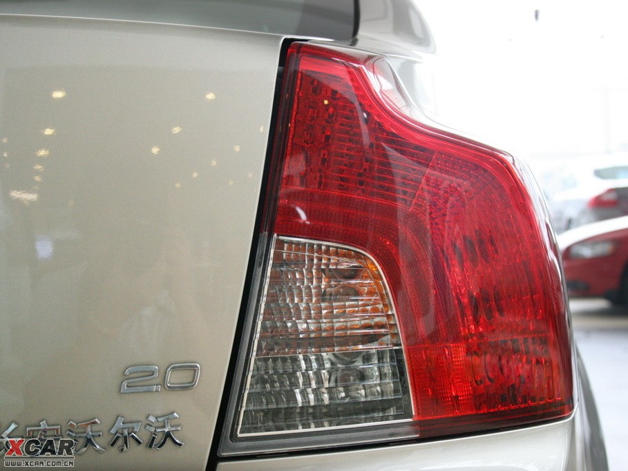 2010ֶS40 2.0L ԶŰ