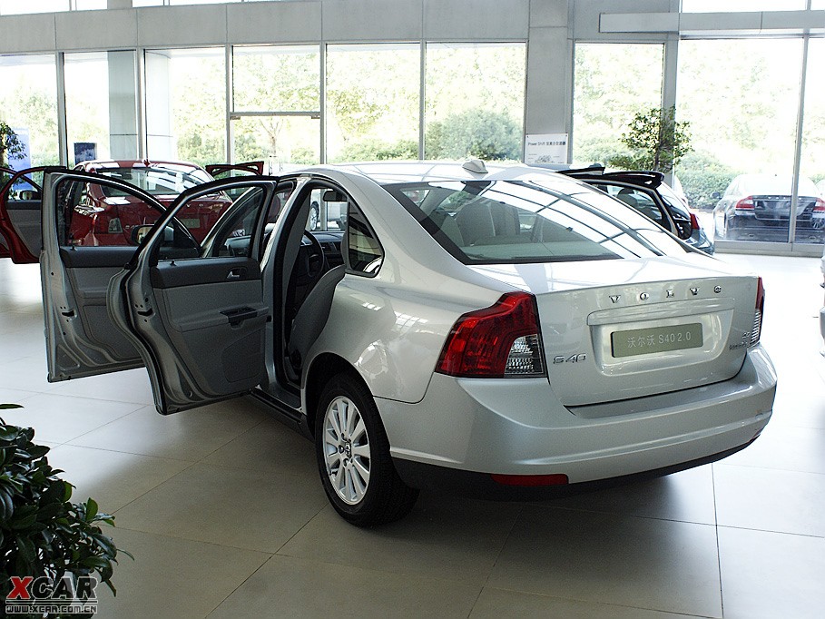 2010ֶS40 2.0L Զа