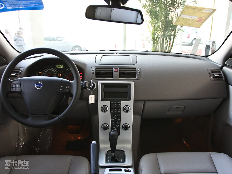 2011ֶS40 2.0L ԶŰ