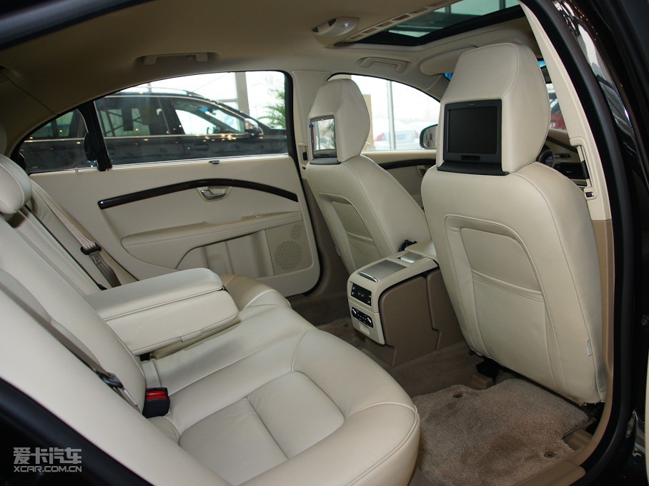 2011款沃尔沃s80l3.0t t6 四驱智雅版