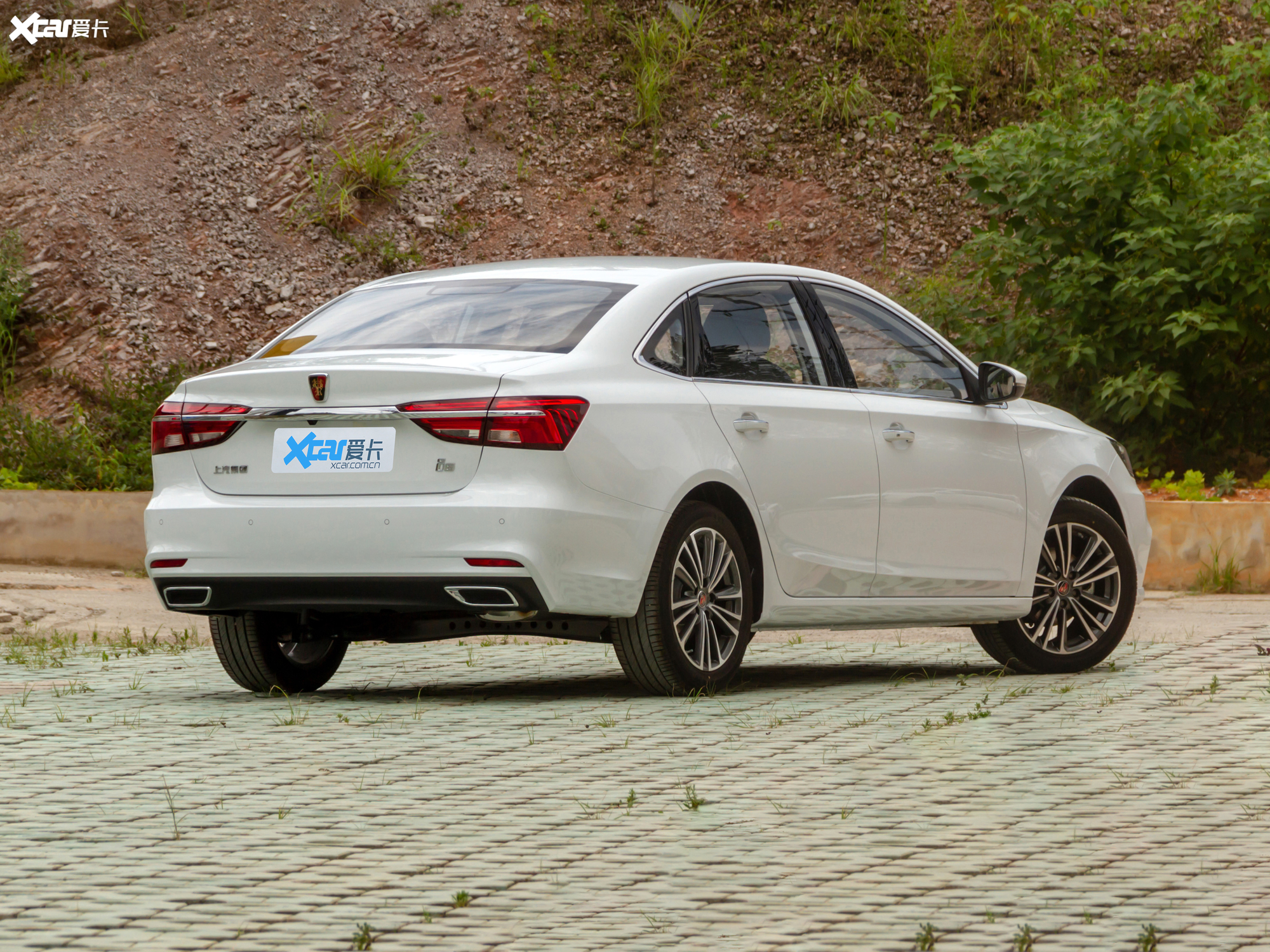 6l cvt 4g互联荣耀旗舰版  2020款荣威i6 plus 1.