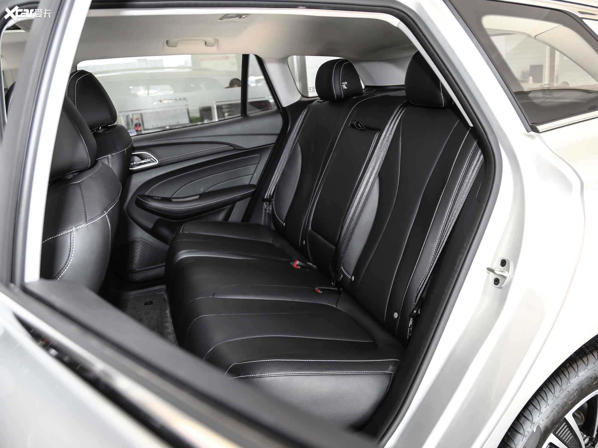 【2021款荣威ei5超能版_空间座椅_4/117张图片】_汽车图片大全_爱卡
